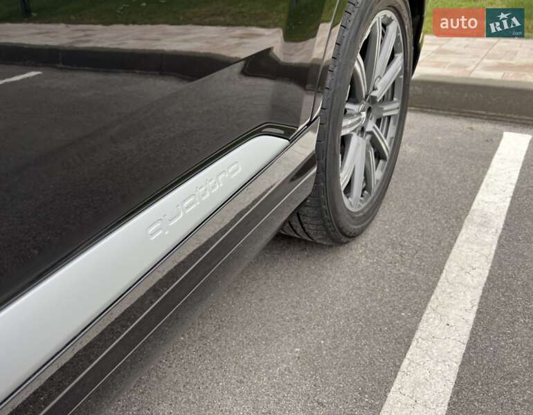 Внедорожник / Кроссовер Audi Q7 2015 в Киеве