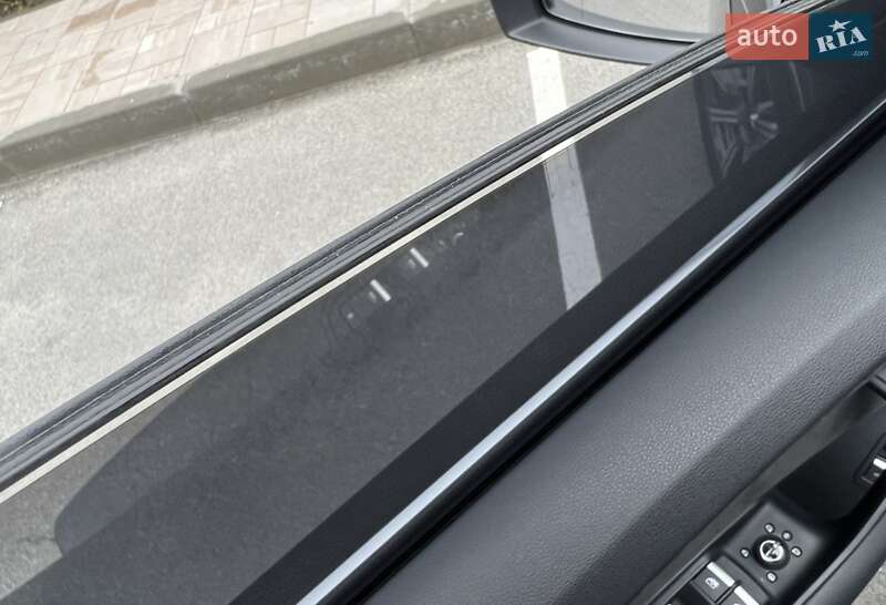 Внедорожник / Кроссовер Audi Q7 2015 в Киеве