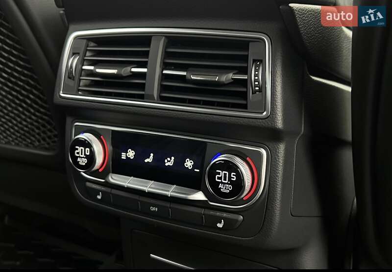 Внедорожник / Кроссовер Audi Q7 2015 в Киеве