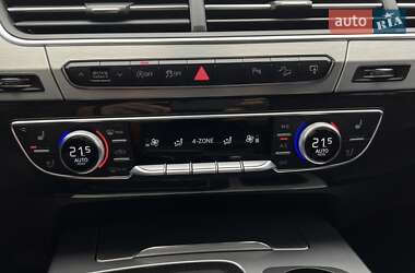 Внедорожник / Кроссовер Audi Q7 2015 в 