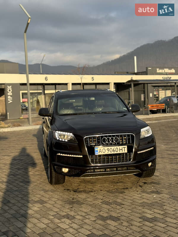 Внедорожник / Кроссовер Audi Q7 2013 в 
