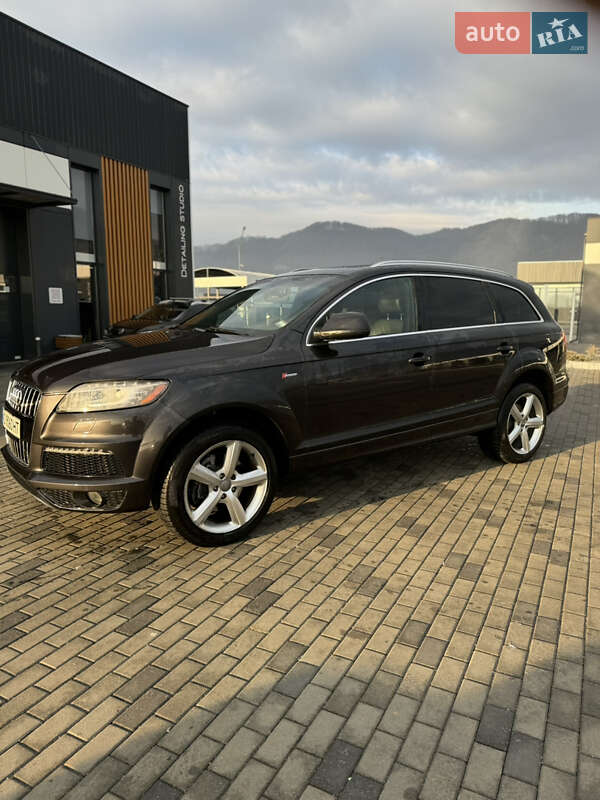 Позашляховик / Кросовер Audi Q7 2013 в Хусті