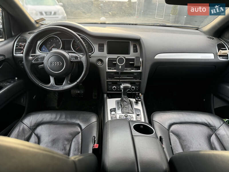 Позашляховик / Кросовер Audi Q7 2013 в Хусті