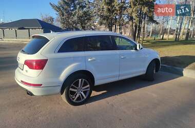 Позашляховик / Кросовер Audi Q7 2015 в 