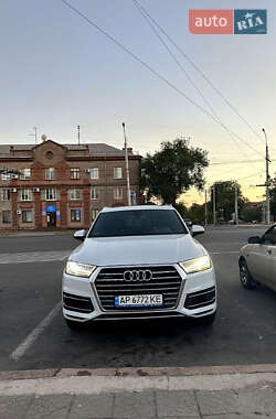 Позашляховик / Кросовер Audi Q7 2017 в Червонограді