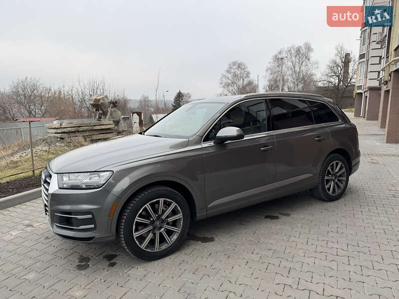 Позашляховик / Кросовер Audi Q7 2016 в Полтаві