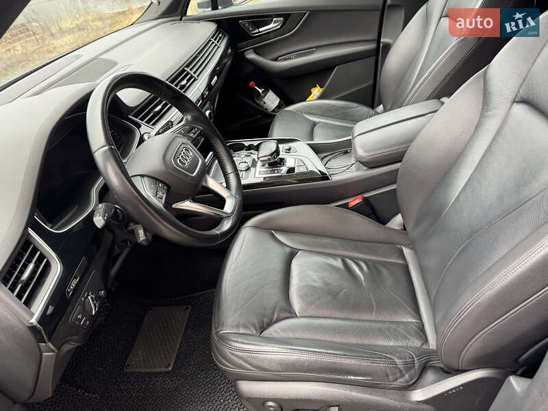 Позашляховик / Кросовер Audi Q7 2016 в Полтаві