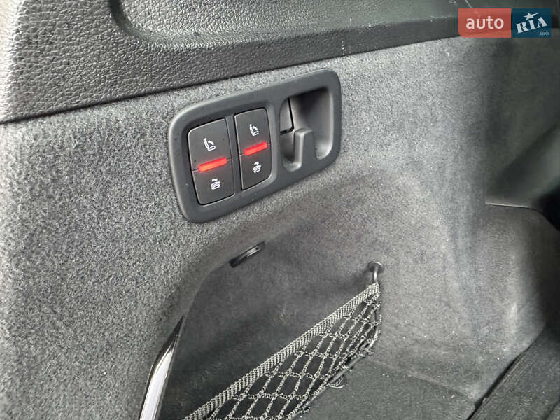 Позашляховик / Кросовер Audi Q7 2016 в Полтаві