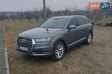 Внедорожник / Кроссовер Audi Q7 2017 в 