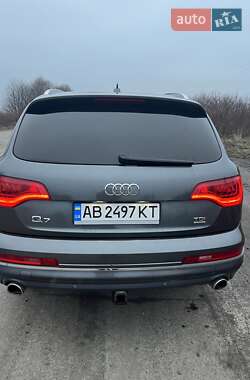 Позашляховик / Кросовер Audi Q7 2012 в 