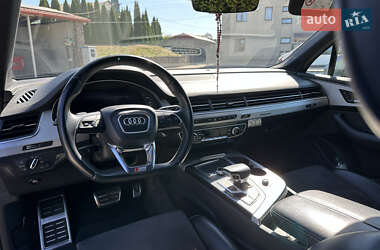 Внедорожник / Кроссовер Audi Q7 2015 в 