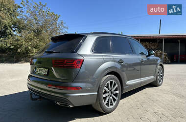 Внедорожник / Кроссовер Audi Q7 2015 в 