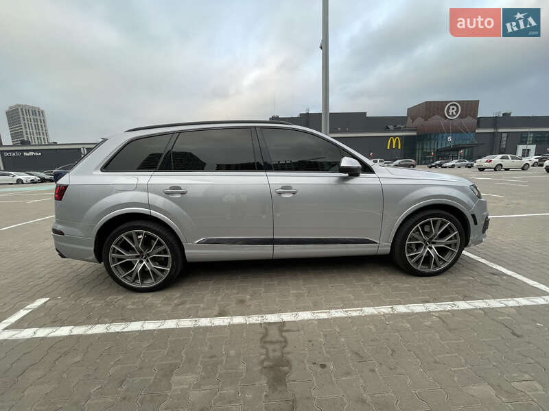 Позашляховик / Кросовер Audi Q7 2019 в Києві