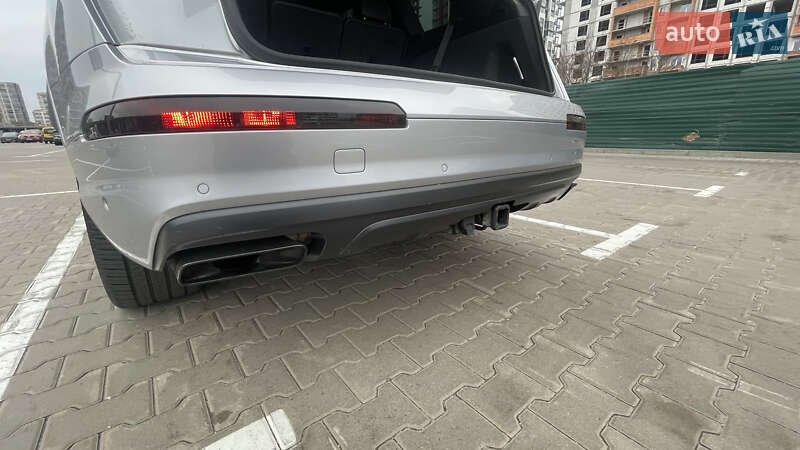 Позашляховик / Кросовер Audi Q7 2019 в Києві