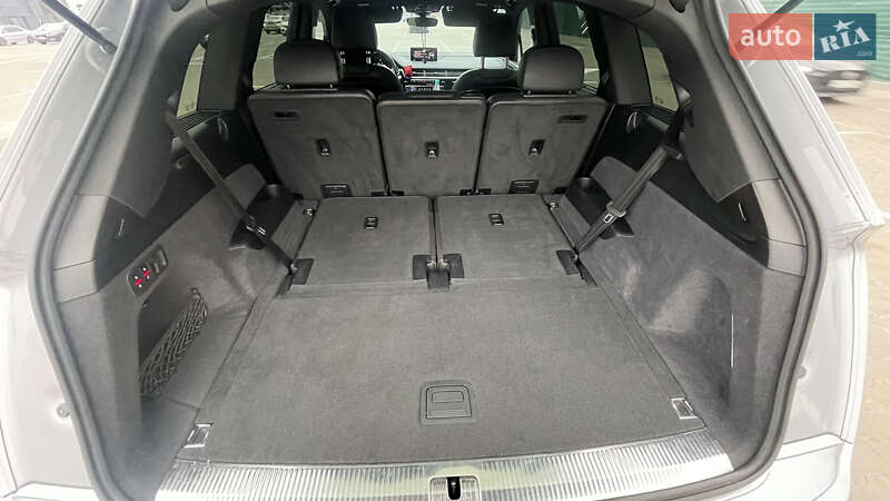 Позашляховик / Кросовер Audi Q7 2019 в Києві