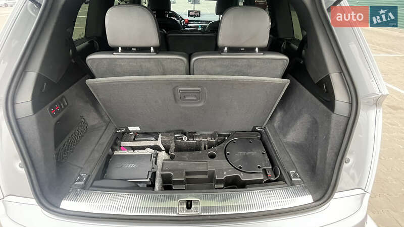 Позашляховик / Кросовер Audi Q7 2019 в Києві