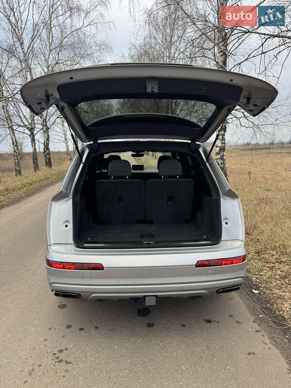 Позашляховик / Кросовер Audi Q7 2018 в Переяславі