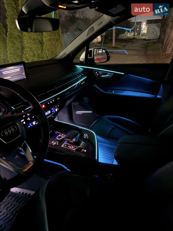 Позашляховик / Кросовер Audi Q7 2018 в Переяславі
