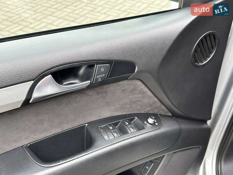 Позашляховик / Кросовер Audi Q7 2012 в Прилуках