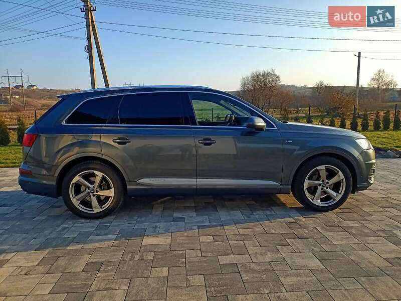 Внедорожник / Кроссовер Audi Q7 2017 в Ровно