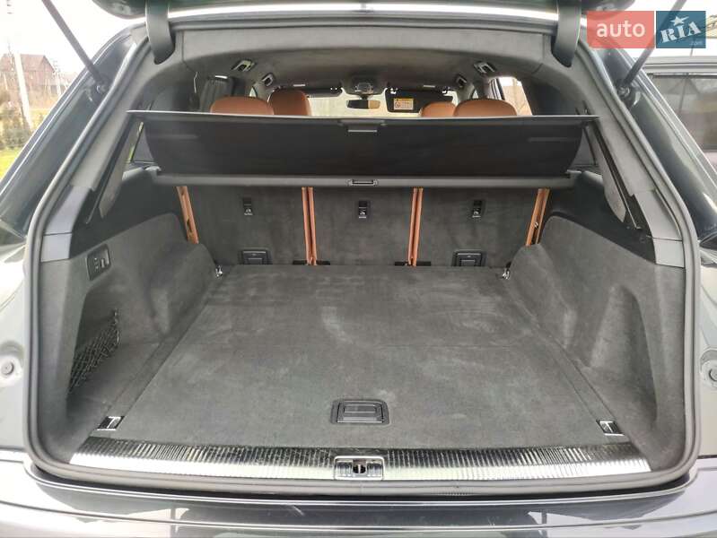 Внедорожник / Кроссовер Audi Q7 2017 в Ровно