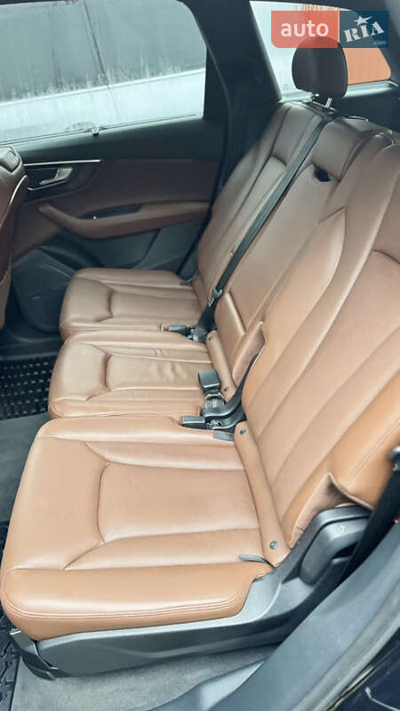 Внедорожник / Кроссовер Audi Q7 2017 в Черновцах