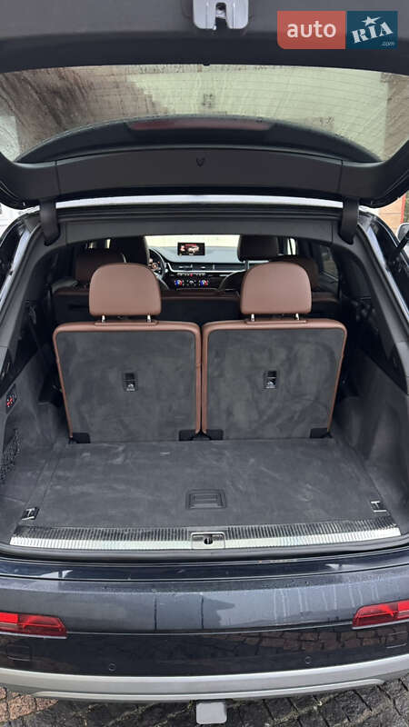 Внедорожник / Кроссовер Audi Q7 2017 в Черновцах
