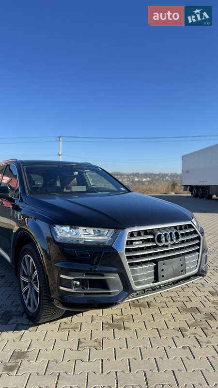 Внедорожник / Кроссовер Audi Q7 2017 в Черновцах