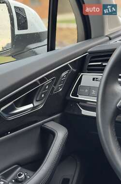 Внедорожник / Кроссовер Audi Q7 2022 в 