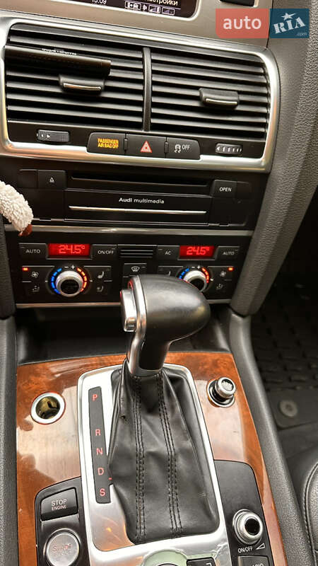 Позашляховик / Кросовер Audi Q7 2012 в Косові
