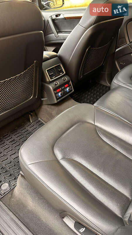Позашляховик / Кросовер Audi Q7 2012 в Косові