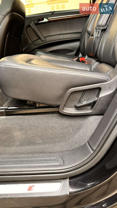 Позашляховик / Кросовер Audi Q7 2012 в Косові