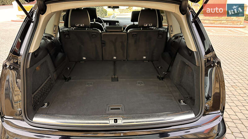 Позашляховик / Кросовер Audi Q7 2012 в Косові