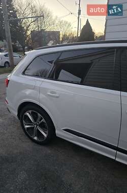 Внедорожник / Кроссовер Audi Q7 2020 в 
