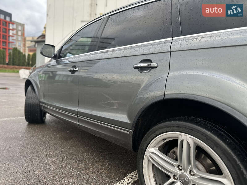 Позашляховик / Кросовер Audi Q7 2015 в Львові