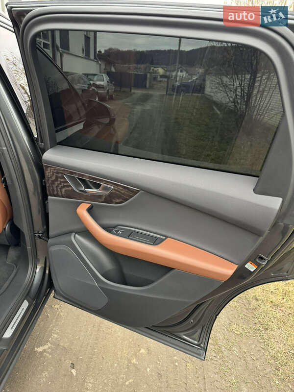 Позашляховик / Кросовер Audi Q7 2020 в Жовкві