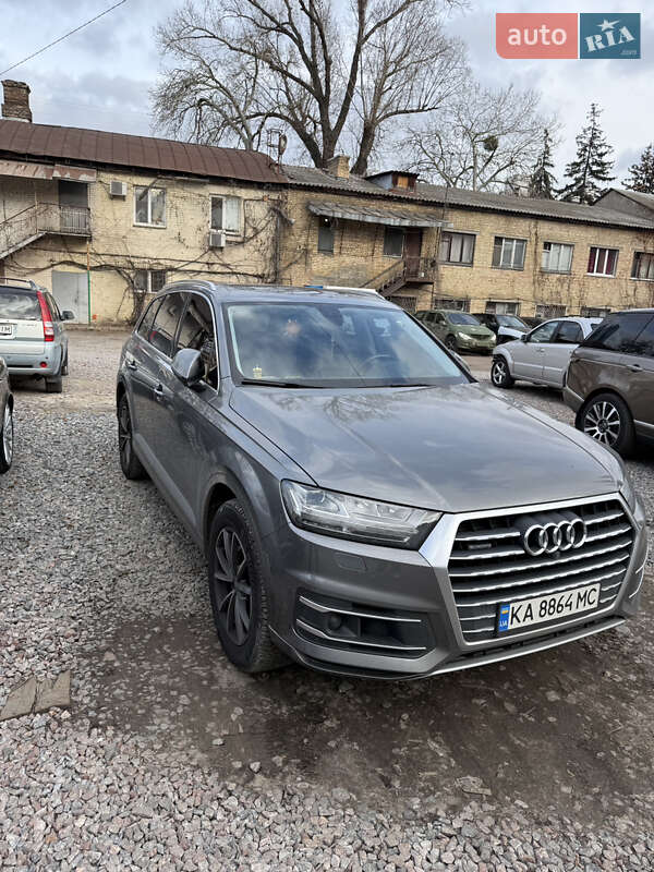 Позашляховик / Кросовер Audi Q7 2017 в Києві