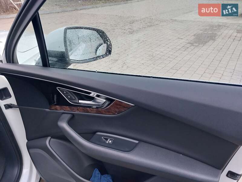 Внедорожник / Кроссовер Audi Q7 2018 в Бучаче