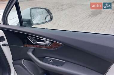 Внедорожник / Кроссовер Audi Q7 2018 в 