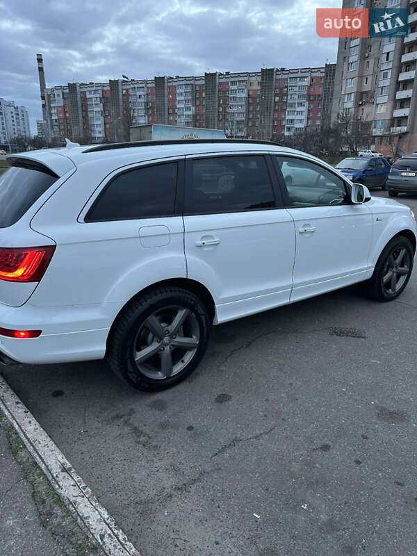 Внедорожник / Кроссовер Audi Q7 2014 в Черкассах