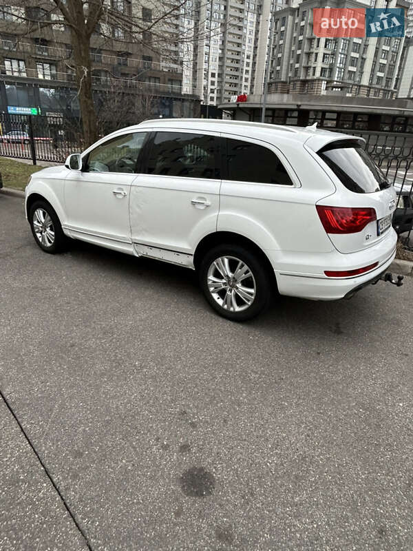 Позашляховик / Кросовер Audi Q7 2010 в Києві