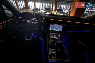 Позашляховик / Кросовер Audi Q7 2019 в 