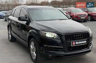 Позашляховик / Кросовер Audi Q7 2010 в 
