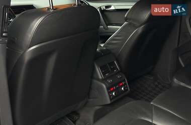Позашляховик / Кросовер Audi Q7 2010 в 