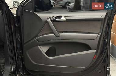Позашляховик / Кросовер Audi Q7 2010 в 