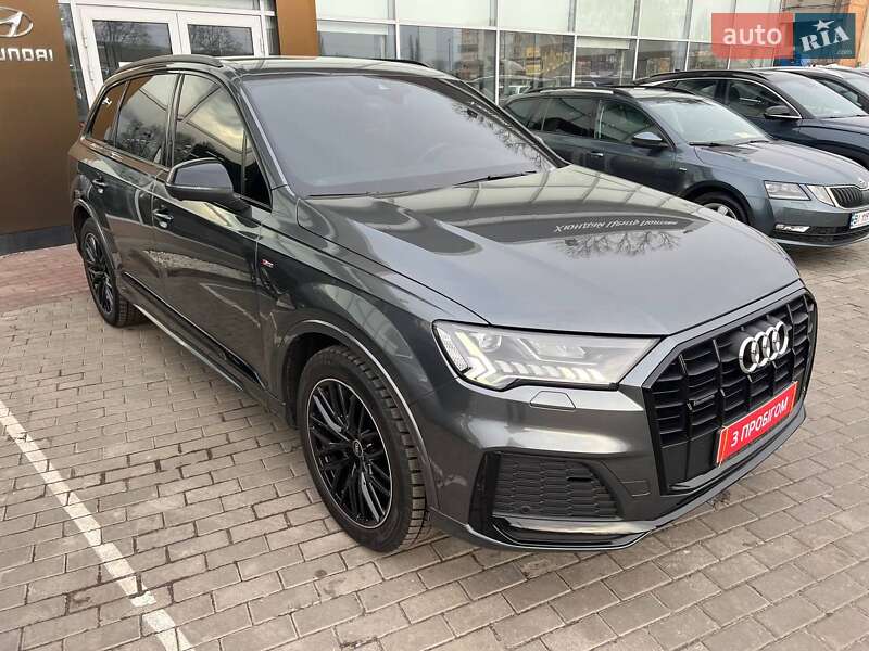 Позашляховик / Кросовер Audi Q7 2021 в Полтаві