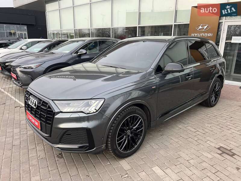 Позашляховик / Кросовер Audi Q7 2021 в Полтаві