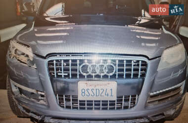 Внедорожник / Кроссовер Audi Q7 2015 в 