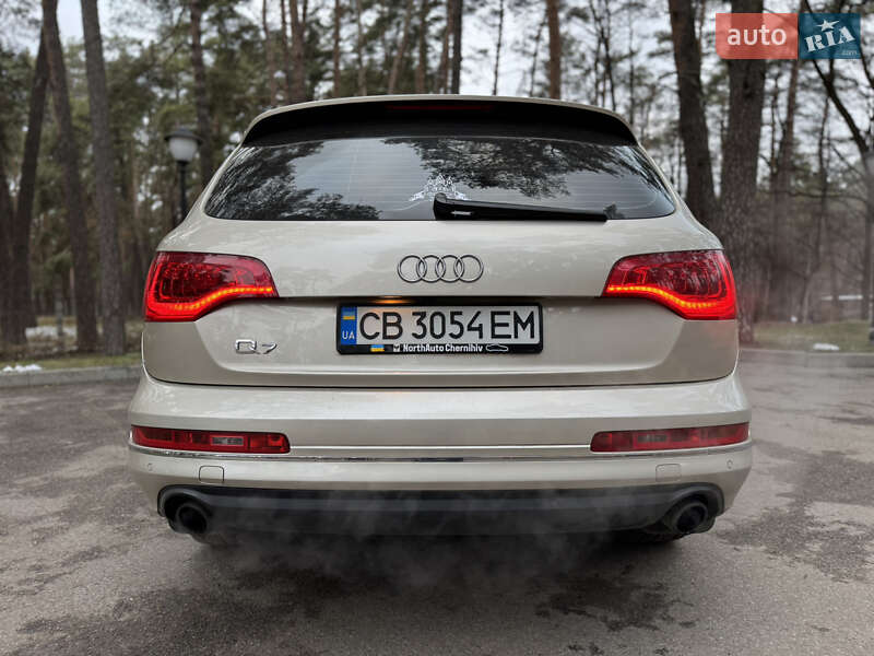 Позашляховик / Кросовер Audi Q7 2010 в Чернігові
