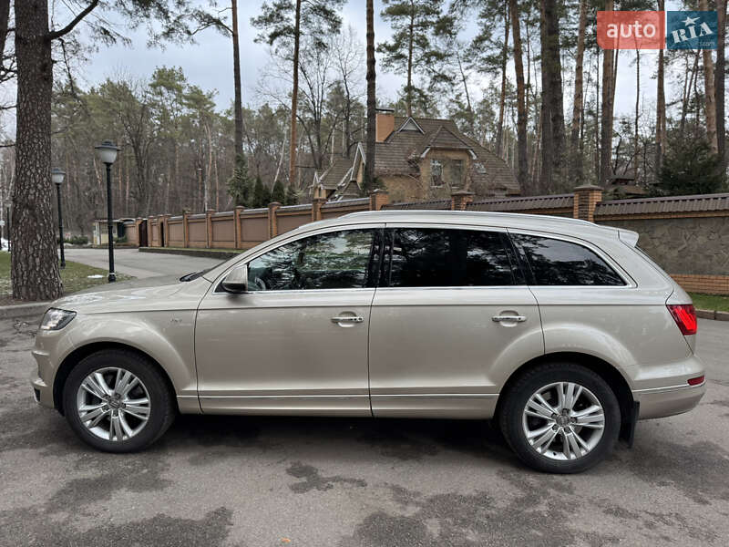 Позашляховик / Кросовер Audi Q7 2010 в Чернігові
